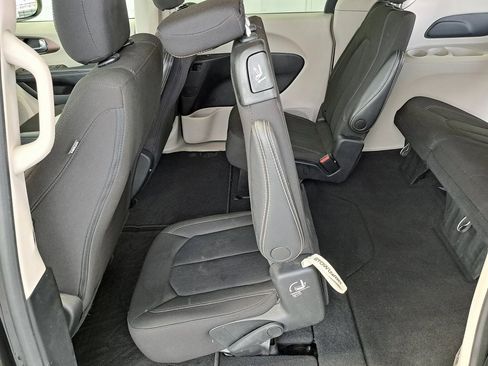 Used 2023 Chrysler Voyager LX image 30