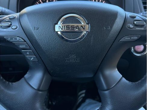 Used 2019 Nissan Pathfinder SV w/ SV Tech Package AWD/4WD image 11