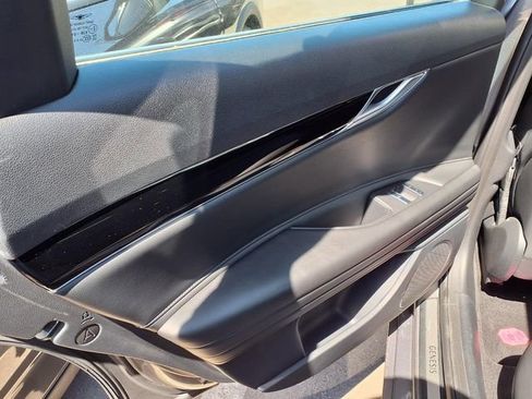 Used 2023 Genesis G80 2.5T image 7