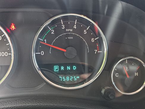 Used 2018 Jeep Wrangler Unlimited Sport S AWD/4WD image 7