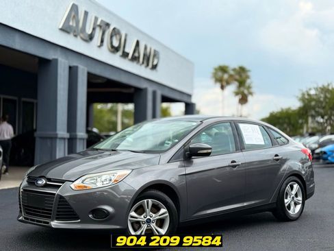 Used 2014 Ford Focus SE FWD image 1