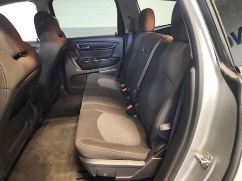 Used 2015 Chevrolet Traverse LT w/ Style and Technology Package FWD image 19