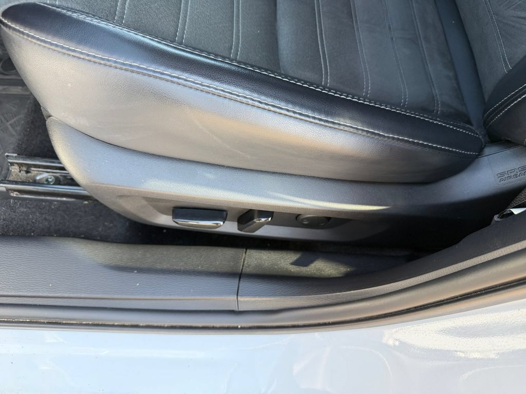 Used 2024 Mitsubishi Outlander SE AWD/4WD image 13