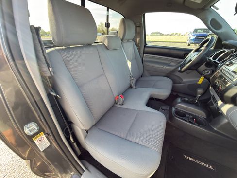 Used 2012 Toyota Tacoma 2WD Regular Cab image 11