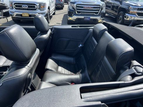 Used 2010 Ford Mustang GT Premium image 23