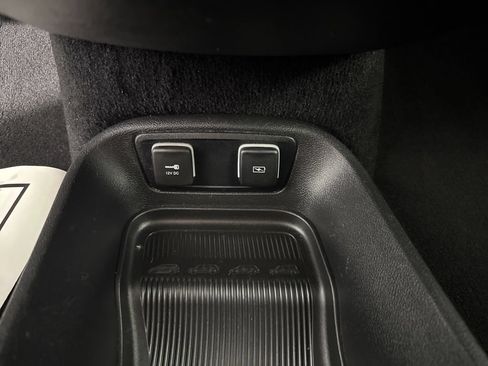 Used 2021 Chrysler Pacifica Touring w/ S Appearance Package FWD image 23
