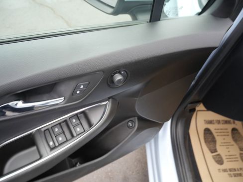 Used 2018 Chevrolet Cruze LS w/ LS Fleet Convenience Package image 16