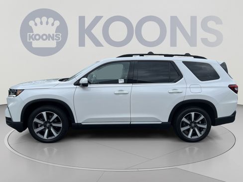 Used 2023 Honda Pilot Touring image 2