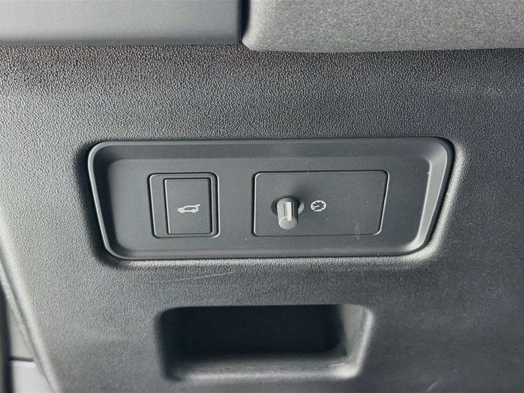 New 2026 Land Rover Discovery S AWD/4WD image 10