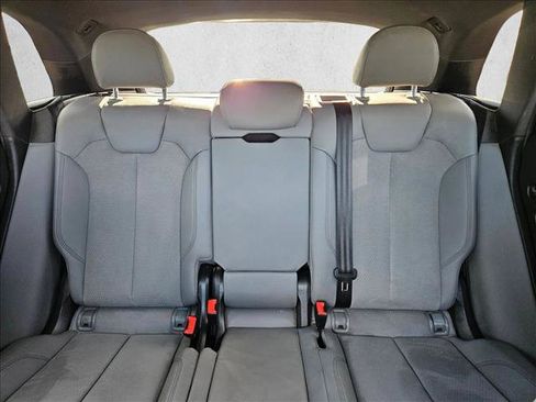 Used 2022 Audi SQ5 Premium Plus w/ Premium Plus Package image 17