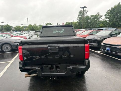 Used 2025 Toyota Tacoma TRD Off-Road AWD/4WD image 7