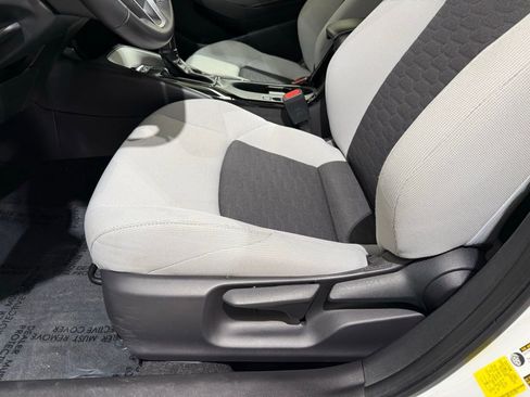 Used 2024 Toyota Corolla SE image 14