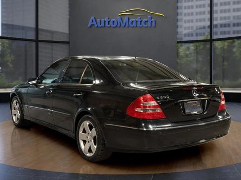 Used 2005 Mercedes-Benz E 500 Sedan image 8