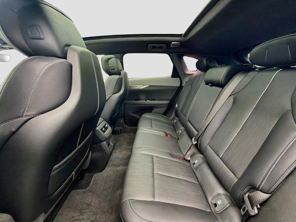 Certified 2025 Cadillac Optiq Luxury 2 AWD/4WD image 26