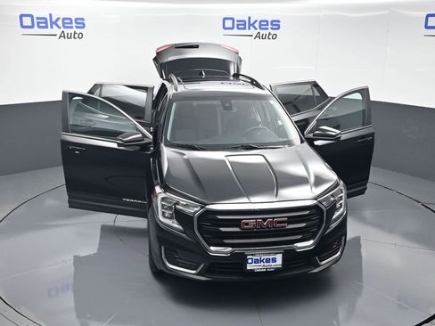 Used 2023 GMC Terrain SLE w/ Driver Convenience Package image 58