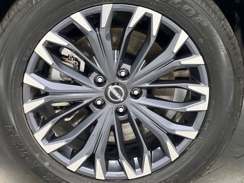 Used 2025 Nissan Rogue SL w/ Tech Package FWD image 64