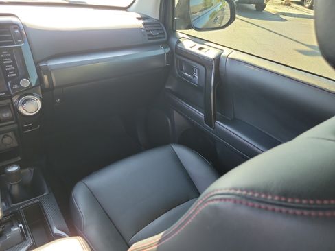 Used 2023 Toyota 4Runner TRD Off-Road Premium w/ Moonroof Package AWD/4WD image 17