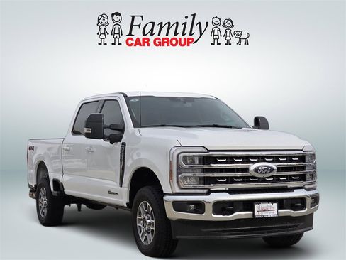 Used 2024 Ford F250 Lariat image 2