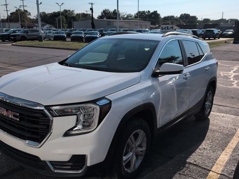 Used 2022 GMC Terrain SLE w/ Driver Convenience Package AWD/4WD image 1