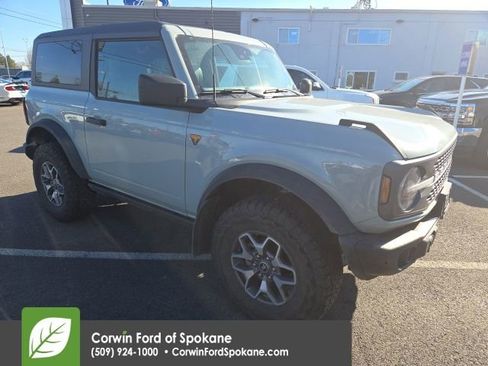 Used 2023 Ford Bronco Badlands image 15