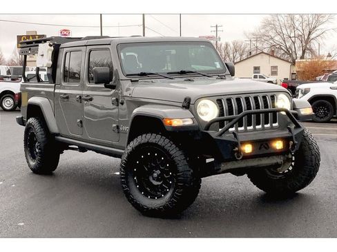 Used 2020 Jeep Gladiator Overland w/ Popular Equipment Package image 2