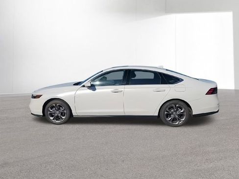 Certified 2023 Honda Accord EX image 5