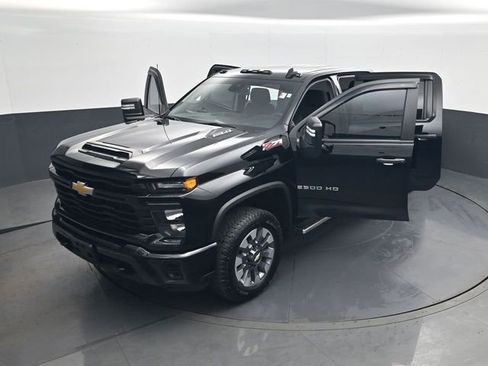 Used 2025 Chevrolet Silverado 2500 Custom w/ Custom Value Package AWD/4WD image 30