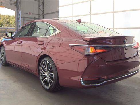 Used 2023 Lexus ES 300h w/ Premium Package FWD image 11