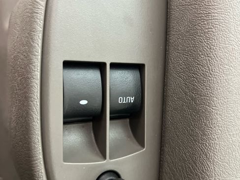 Used 2022 GMC Savana 2500 w/ Driver Convenience Package image 11