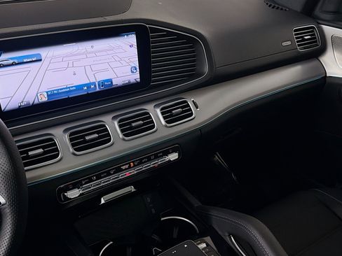 New 2026 Mercedes-Benz GLS 580 4MATIC image 20