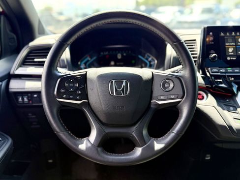 Used 2024 Honda Odyssey Sport image 17