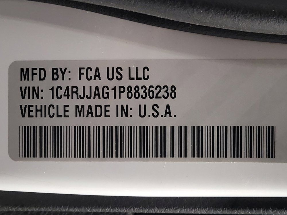 Used 2023 Jeep Grand Cherokee L Laredo RWD image 33