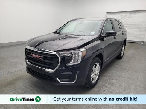Used 2024 GMC Terrain SLE image 1