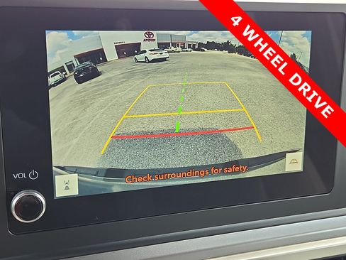 Used 2024 Toyota Tacoma SR5 AWD/4WD image 18
