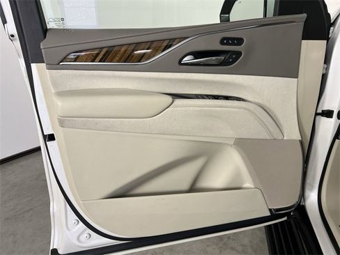 Certified 2023 Cadillac Escalade Premium Luxury Platinum image 23