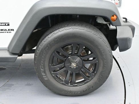 Used 2015 Jeep Wrangler Unlimited Sport w/ Quick Order Package 24S AWD/4WD image 28