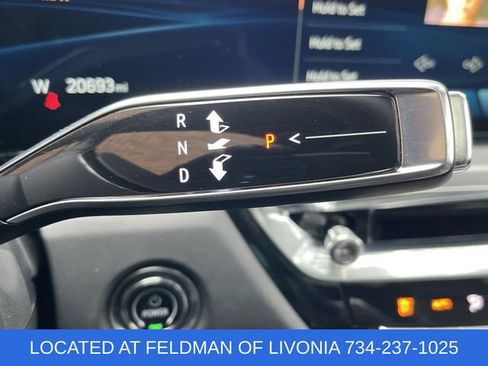 Used 2024 Cadillac Lyriq Sport image 15