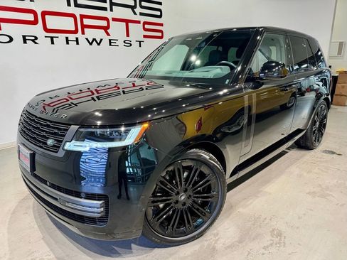 Used 2024 Land Rover Range Rover SE AWD/4WD image 2
