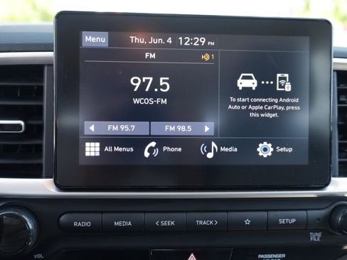 Used 2024 Hyundai Venue SEL FWD image 21