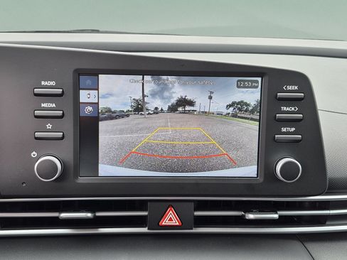 Used 2025 Hyundai Elantra SE FWD image 22