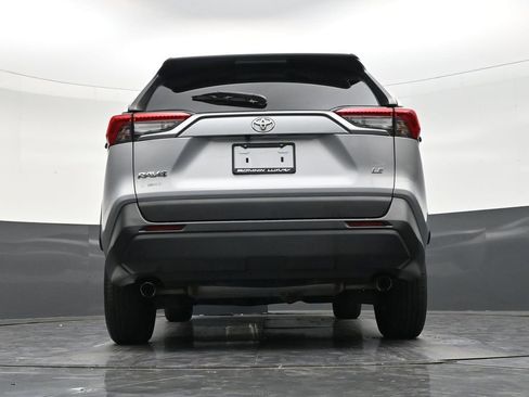 Used 2020 Toyota RAV4 LE image 23