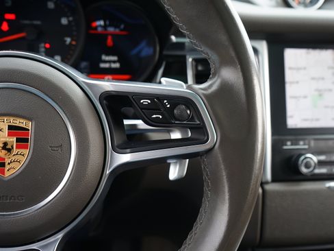 Used 2017 Porsche Macan AWD/4WD image 37