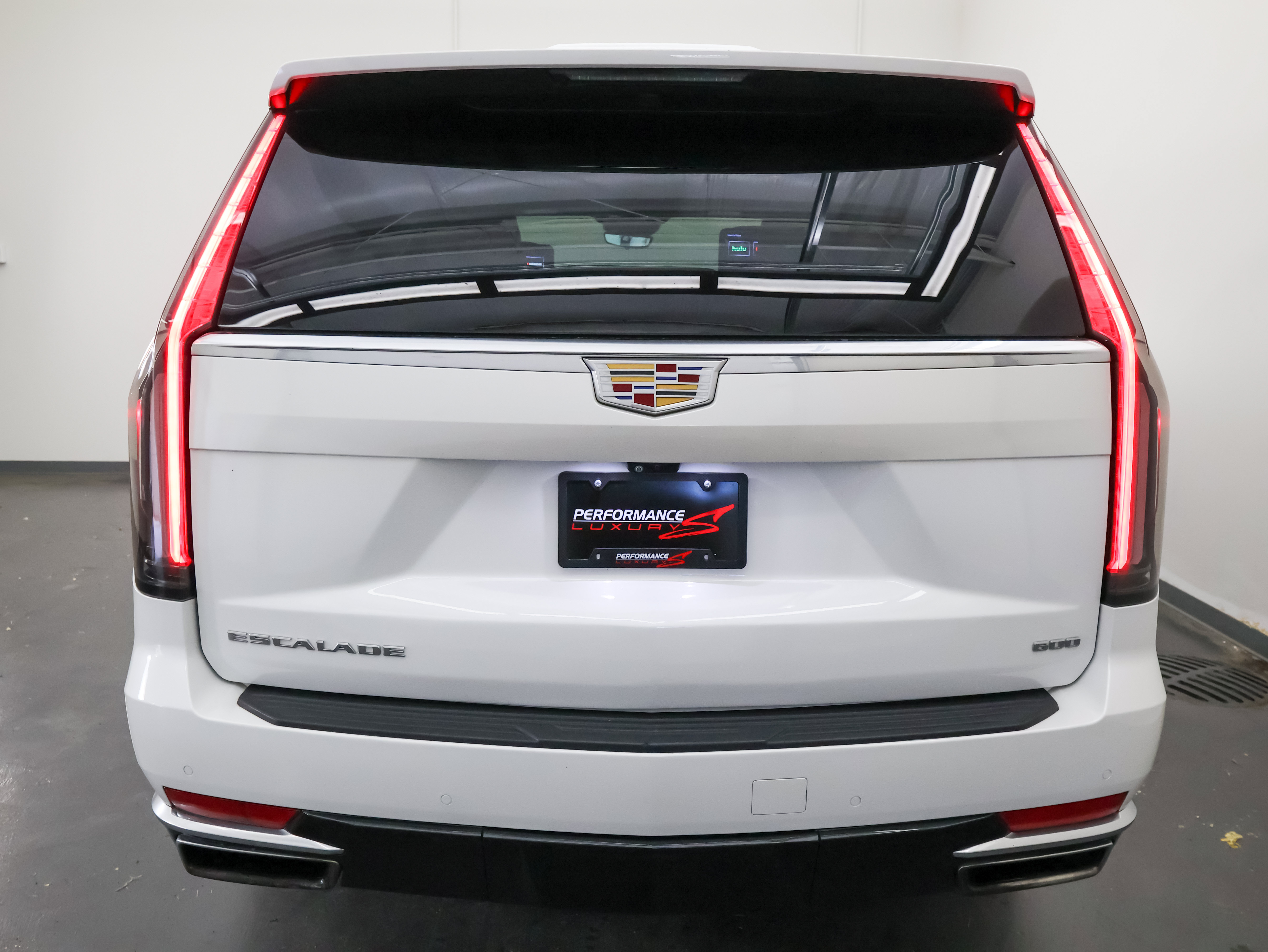 Used 2024 Cadillac Escalade Premium Luxury w/ Performance Package AWD/4WD image 4