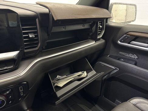 Used 2024 Chevrolet Silverado 1500 High Country w/ High Country Premium Package image 19