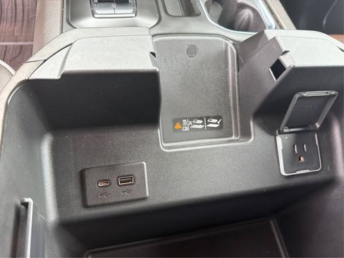Used 2023 GMC Sierra 1500 Denali w/ Denali Reserve Package AWD/4WD image 39