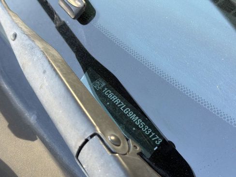 Used 2021 RAM 1500 Classic SLT image 6