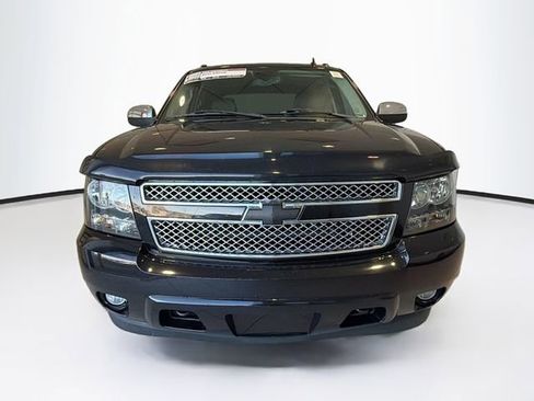 Used 2008 Chevrolet Avalanche LTZ w/ LTZ Preferred Equipment Group image 2