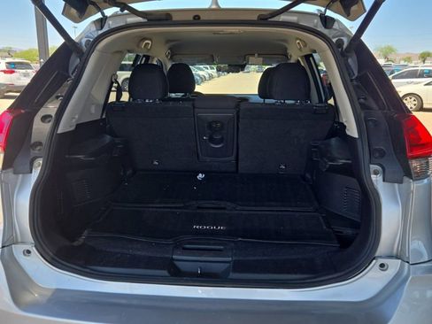 Used 2020 Nissan Rogue SV FWD image 9