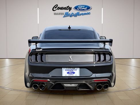 Used 2020 Ford Mustang Shelby GT500 w/ Carbon Fiber Track Pack RWD image 11