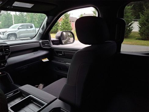 New 2025 Toyota Tundra SR image 11